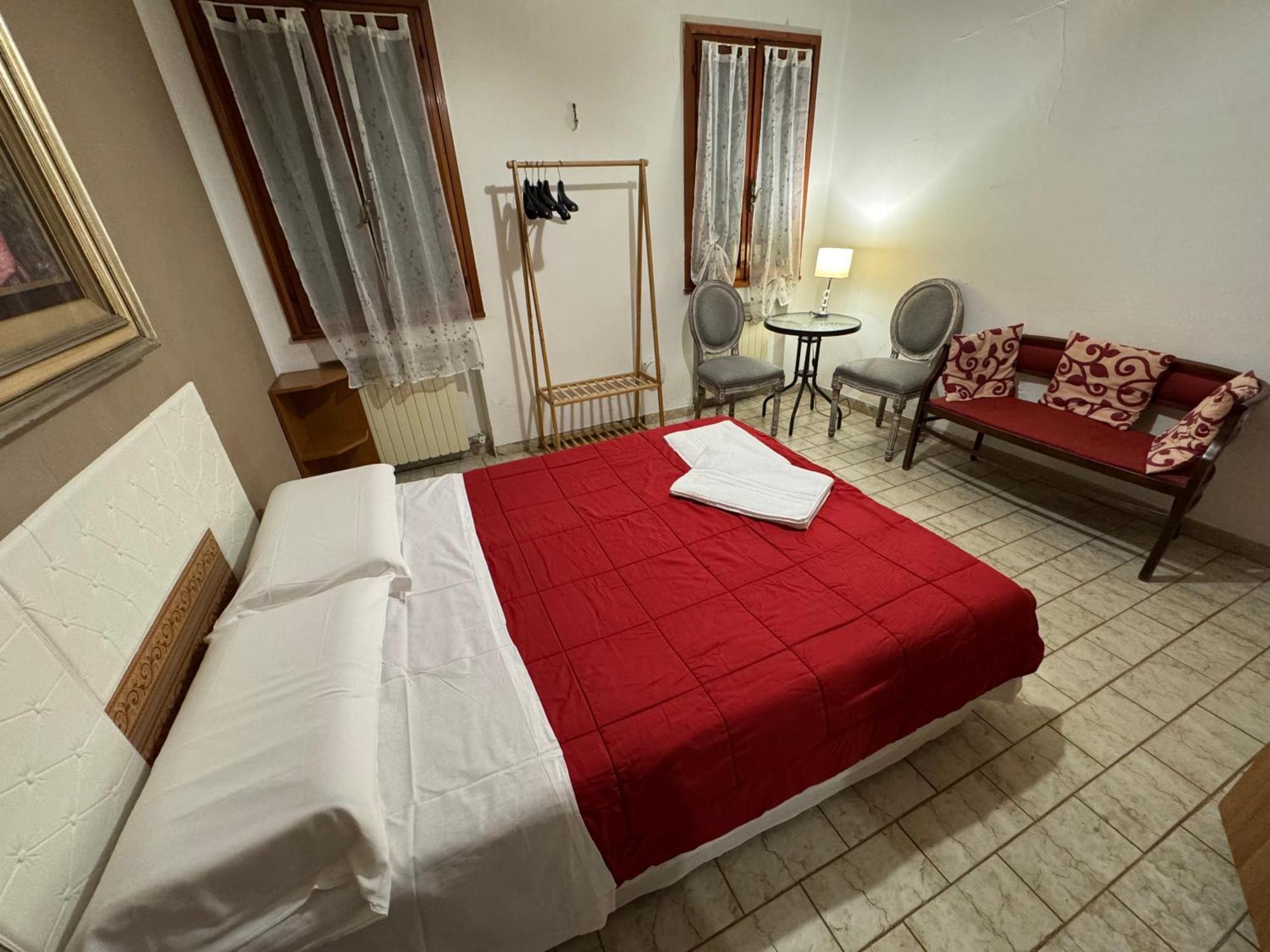 Hotel The Wolf House à Venise Extérieur photo